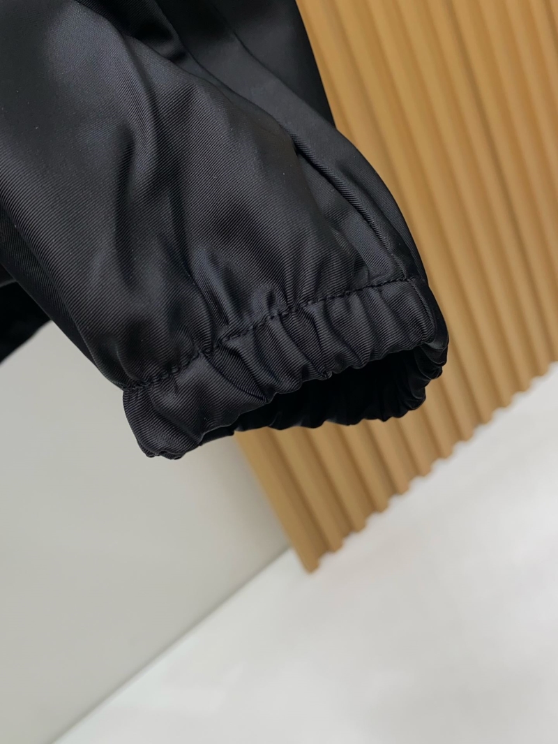 Pra*a outwear